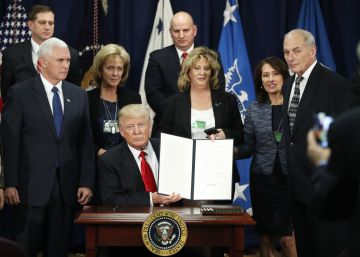 Trump promet que Mèxic pagarà el mur “d’una manera o altra”