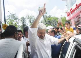 Trump y Peña Nieto conversan para aplacar la tensión bilateral Trump y Peña Nieto conversan para aplacar la tensión bilateral