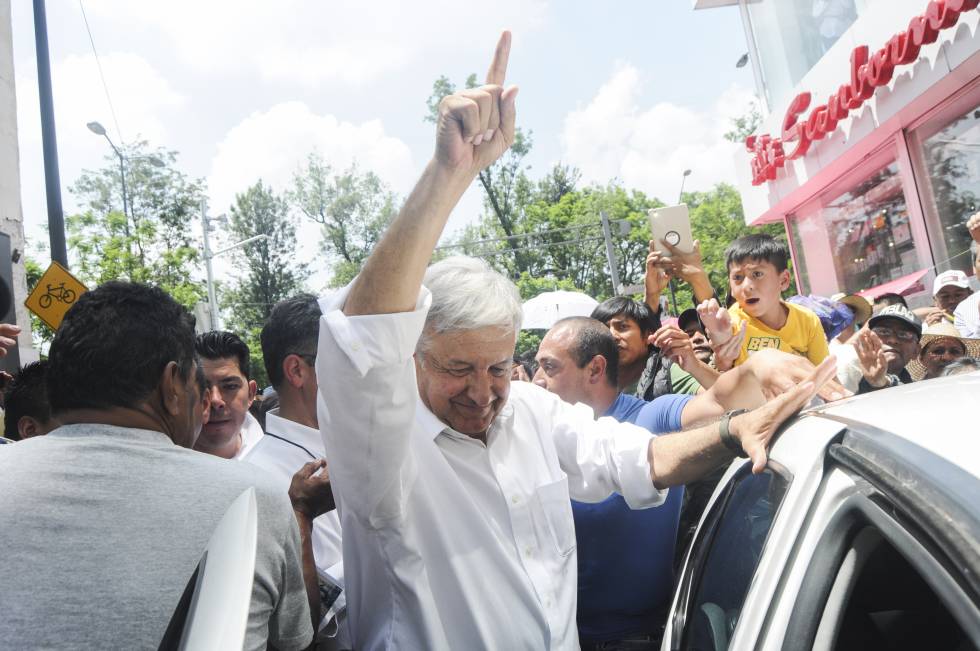 López Obrador, tras un mitin de Morena en junio de 2016. 