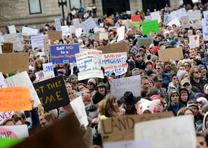 Trump se enroca en el veto migratorio pese al revés judicial y el estupor global Trump se enroca en el veto migratorio pese al revés judicial y el estupor global