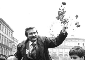 Análise grafológica identifica ex-presidente polonês Walesa como espião comunista Bolek