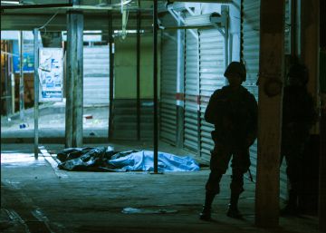 Mueren 17 sicarios en un tiroteo con la Policía en Sinaloa Mueren 17 sicarios en un tiroteo con la Policía en Sinaloa