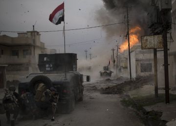 Un coche bomba explota en Mosul (Irak), el pasado noviembre. Un coche bomba explota en Mosul (Irak), el pasado noviembre.