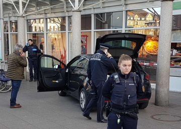 Un conductor irromp en una zona per als vianants d’Alemanya i fereix tres persones
