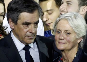 Juiz convoca Fillon para depor e candidato conservador suspende campanha