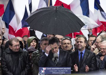 Fillon se siente legitimado tras sacar a una multitud de fieles a la calle