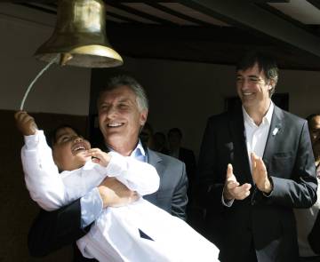 Macri y su ministro de Educación, Esteban Bullrich, abren el ciclo lectivo en Jujuy.
