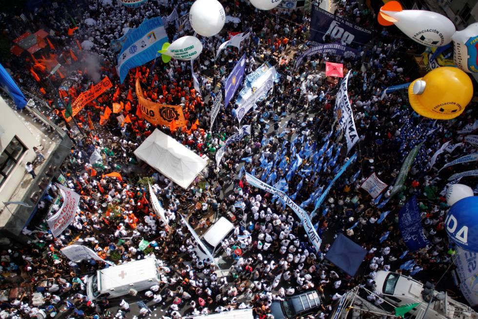 Concentración de la CGT frente al ministerio de la Producción en Buenos Aires.