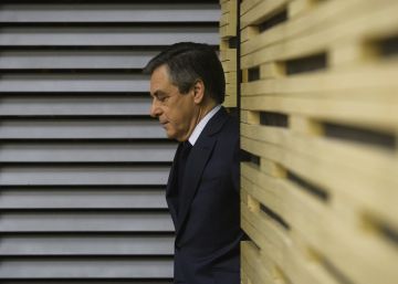 La derecha francesa asume la candidatura de Fillon como mal menor La derecha francesa asume la candidatura de Fillon como mal menor