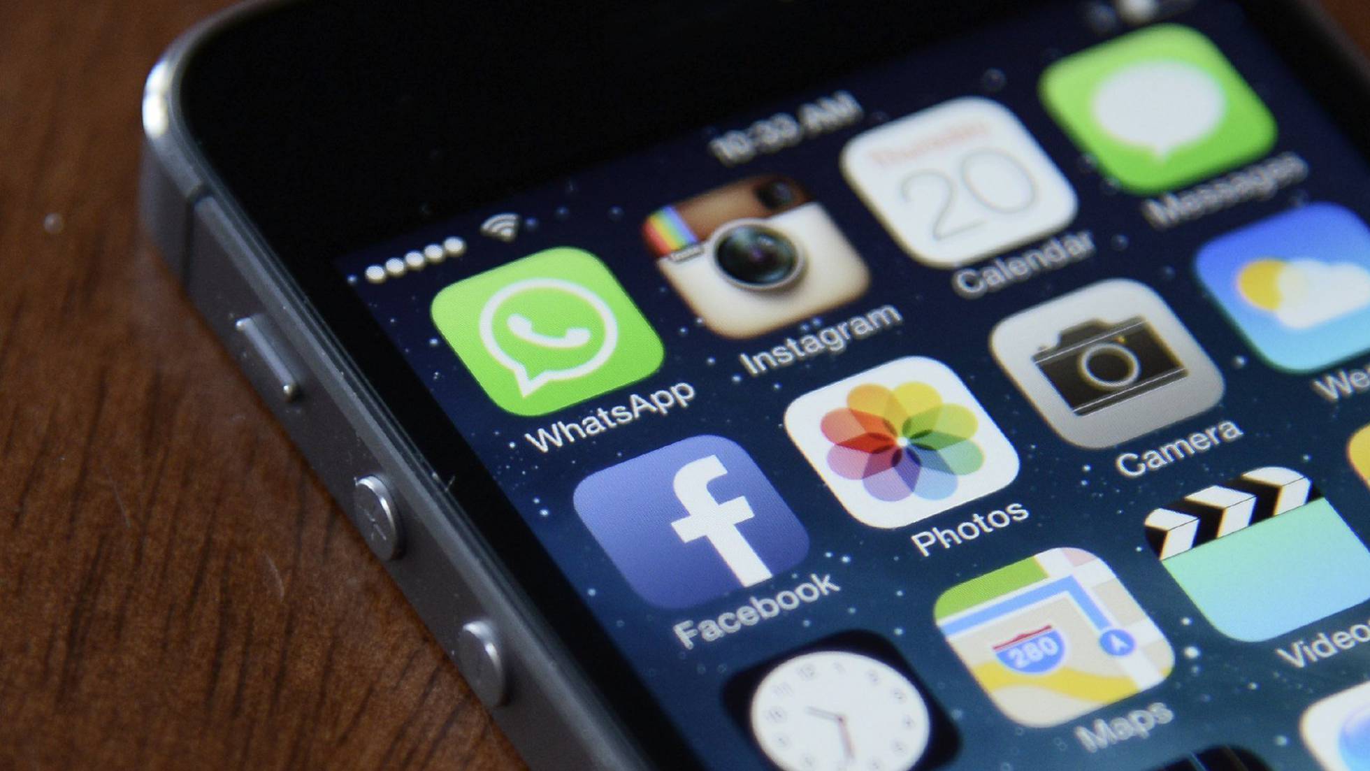 Un iPhone con distintas aplicaciones en una foto de archivo de 2014. rn