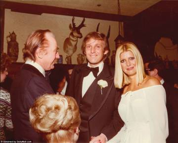 El padre, Trump e Ivana.