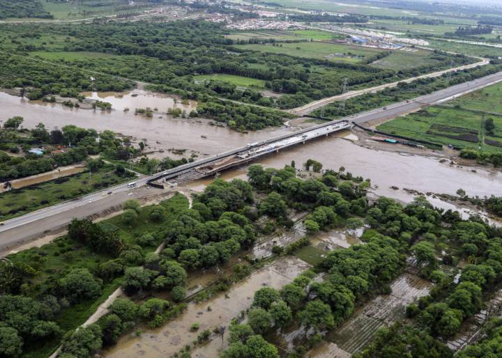 Violentos temporales aíslan el norte de Perú Violentos temporales aíslan el norte de Perú
