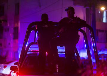 Policías locales patrullan las calles de Culiacán  Imagen de archivo.