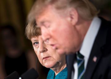 Trump ignora Merkel quando ela pede um aperto de mãos no Salão Oval