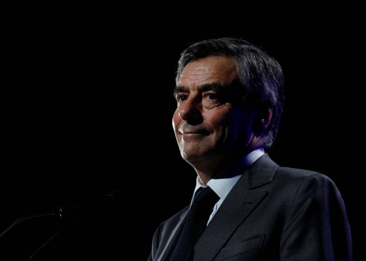 Fillon, imputado por desvío de fondos públicos en el caso de los trabajos ficticios de su mujer Fillon, imputado por desvío de fondos públicos en el caso de los trabajos ficticios de su mujer