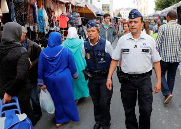 Molenbeek, um ano depois: mais radicais, mais vigiados