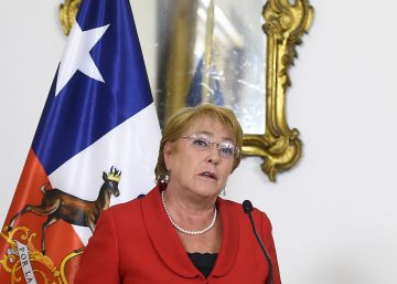 Un posible conflicto de intereses de la familia de Bachelet desata una polémica en Chile Un posible conflicto de intereses de la familia de Bachelet desata una polémica en Chile