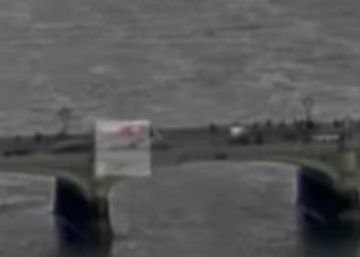 Vídeo mostra o atentado de Londres e uma mulher caindo no Tâmisa