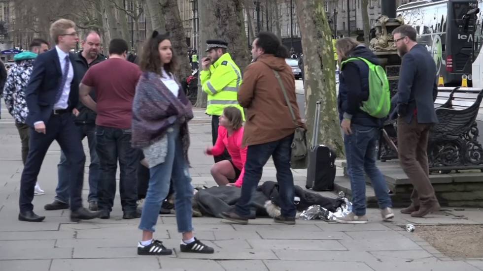 Vídeo Mostra O Atentado De Londres E Uma Mulher Caindo No Tâmisa