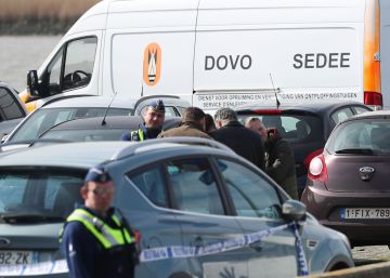 El detenido en Amberes por intentar atropellar a una multitud llevaba un rifle en el coche