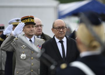 Macron suma un apoyo clave con Le Drian, ministro de Defensa Macron suma un apoyo clave con Le Drian, ministro de Defensa
