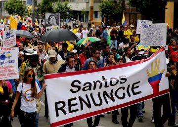Uribe capitaliza la marcha contra Santos en Colombia Uribe capitaliza la marcha contra Santos en Colombia
