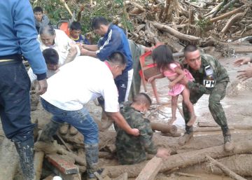 Las víctimas de la avalancha de Mocoa: “Estamos en el tejado, por favor ayuda, hay niños” Las víctimas de la avalancha de Mocoa: “Estamos en el tejado, por favor ayuda, hay niños”