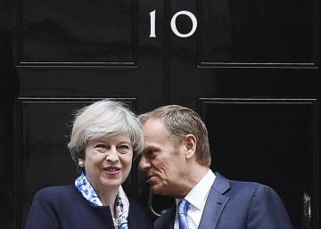 May reitera a Tusk que no negociará sobre la soberanía de Gibraltar