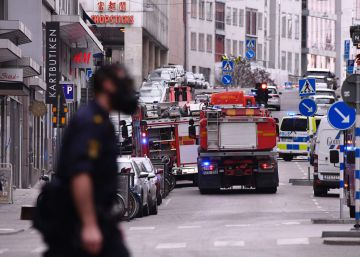 Un atemptat amb un camió a Estocolm causa diversos morts i 15 ferits