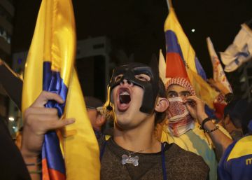 La fiscalía ecuatoriana registra la sede de la encuestadora que dio a Lasso como ganador La fiscalía ecuatoriana registra la sede de la encuestadora que dio a Lasso como ganador