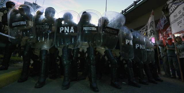 Efectivos de la Prefectura en Buenos Aires.