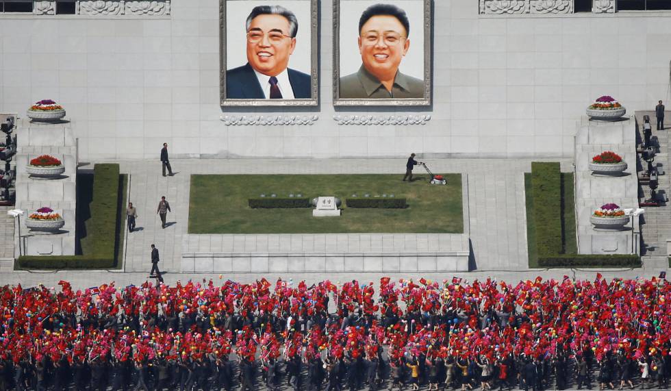 Las pruebas para el desfile en honor de Kim Il-Sung en Pyongyang, este miércoles.