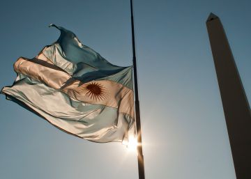 En Argentina se discute hasta el color de la bandera: ¿Debe ser albiceleste? En Argentina se discute hasta el color de la bandera: ¿Debe ser albiceleste?