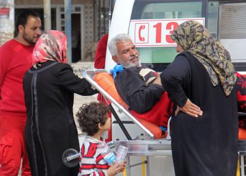 Atentado contra comboio de sírios deixa pelo menos 43 mortos Atentado contra comboio de sírios deixa pelo menos 43 mortos