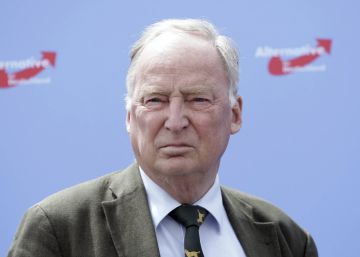 Alexander Gauland, vicepresidente de Alternativa para Alemania, durante una conferencia de prensa en Berlín en 2015. 