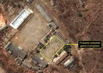 Actividad inusual en una base nuclear norcoreana: juegan al voleibol