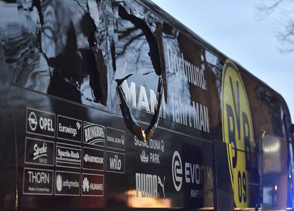 Así quedó el autobús del Dortmund el pasado 11 de abril.