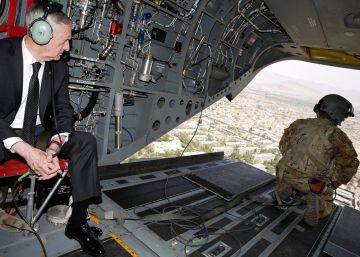 Dimiten el ministro de Defensa y el jefe de Ejército afgano tras el ataque talibán Dimiten el ministro de Defensa y el jefe de Ejército afgano tras el ataque talibán