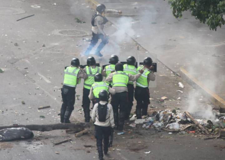 Así actúan los grupos de choque chavistas Así actúan los grupos de choque chavistas