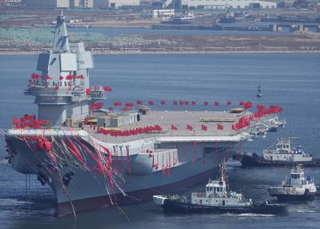 La Xina presenta el seu primer portaavions de fabricació nacional