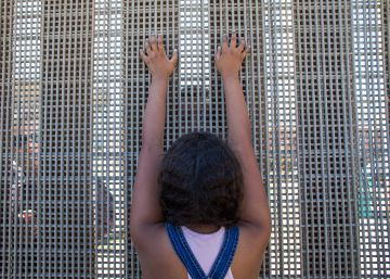 Y en el día 101 de Trump, se abrió el muro Y en el día 101 de Trump, se abrió el muro