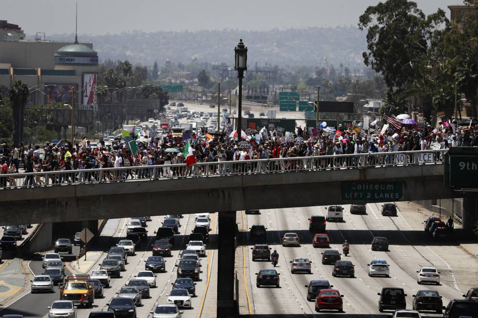La manifestación de Los Ángeles, sobre la autopista 110.