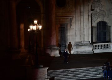 Por qué Macron camina solo