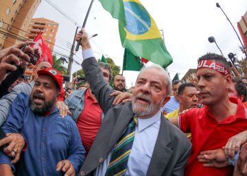 La ciudad donde Lula declara por el ‘caso Petrobras’ refleja hoy un país dividido La ciudad donde Lula declara por el ‘caso Petrobras’ refleja hoy un país dividido