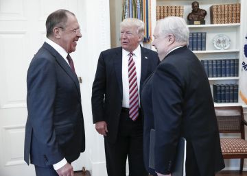 Trump defiende su “absoluto derecho” a compartir con Rusia información sobre terrorismo Trump defiende su “absoluto derecho” a compartir con Rusia información sobre terrorismo