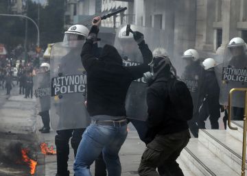 Protesto massivo na Grécia contra novo arrocho do Governo de esquerda