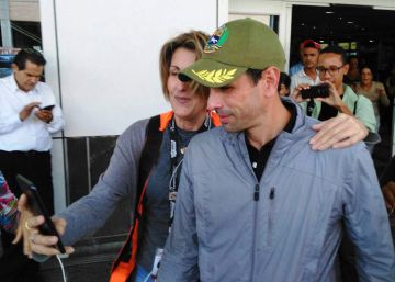 El régimen de Maduro anula el pasaporte al opositor Capriles
