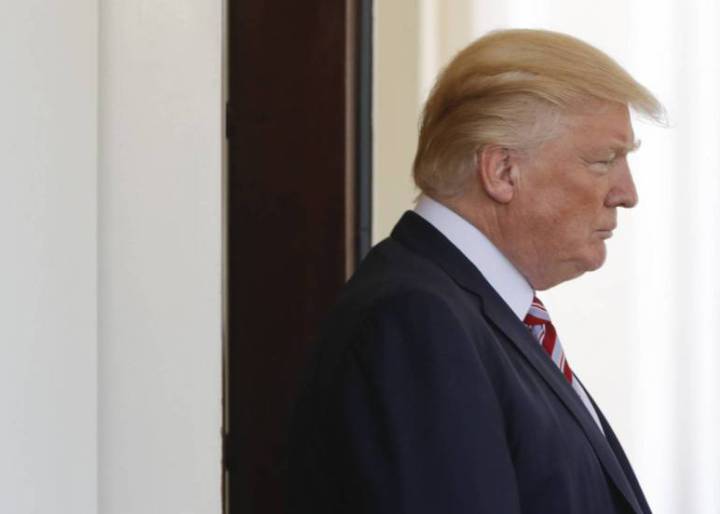 Trump presionó al director del FBI para que cerrase la investigación sobre Flynn en la trama rusa Trump presionó al director del FBI para que cerrase la investigación sobre Flynn en la trama rusa