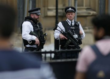 Scotland Yard refuerza la seguridad en Londres tras el atentado de Manchester Scotland Yard refuerza la seguridad en Londres tras el atentado de Manchester