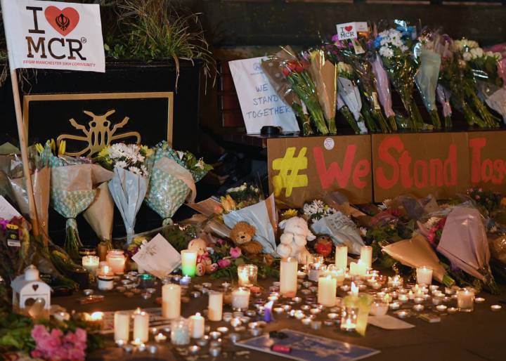 El Gobierno británico cree que “probablemente” el terrorista de Mánchester no actuó solo El Gobierno británico cree que “probablemente” el terrorista de Mánchester no actuó solo